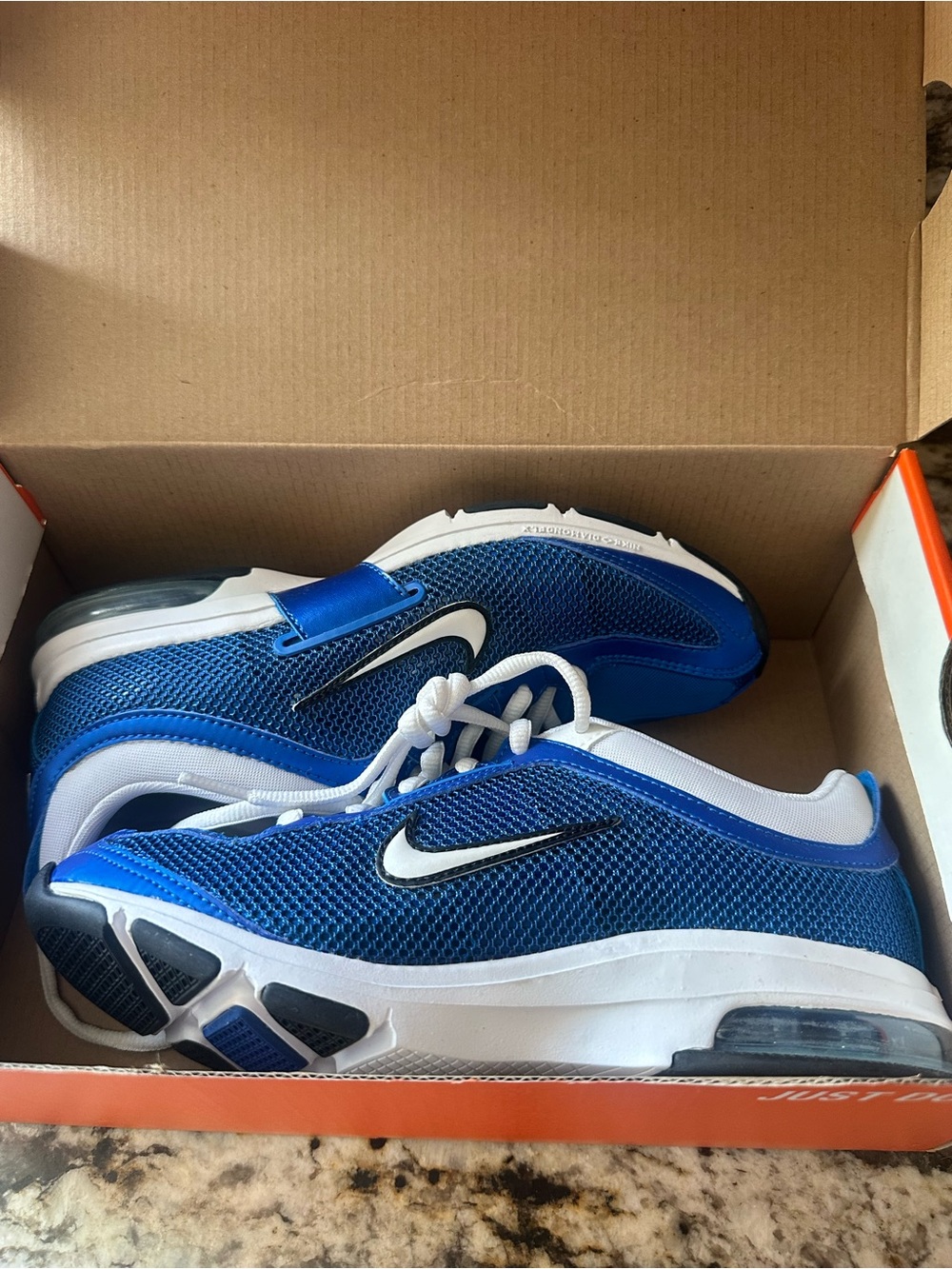 NWT Nike Air Max Trainer Essential Women's 6 Blue Sapphire 395739-411 w/ Box